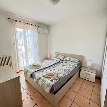 Strawberry House * Colico