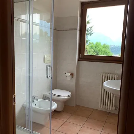 Strawberry House Nyaraló Colico