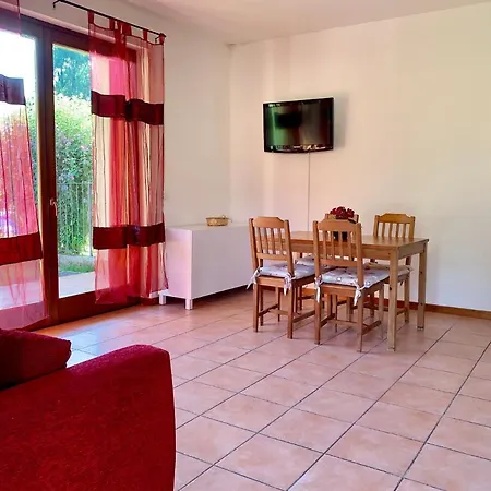 Strawberry House * Colico